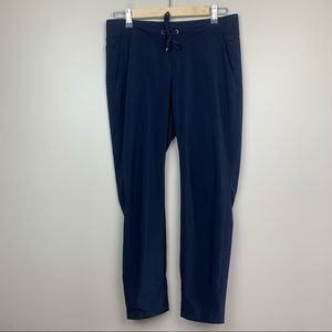 Athleta Straight Leg Pants Women’s Size 6